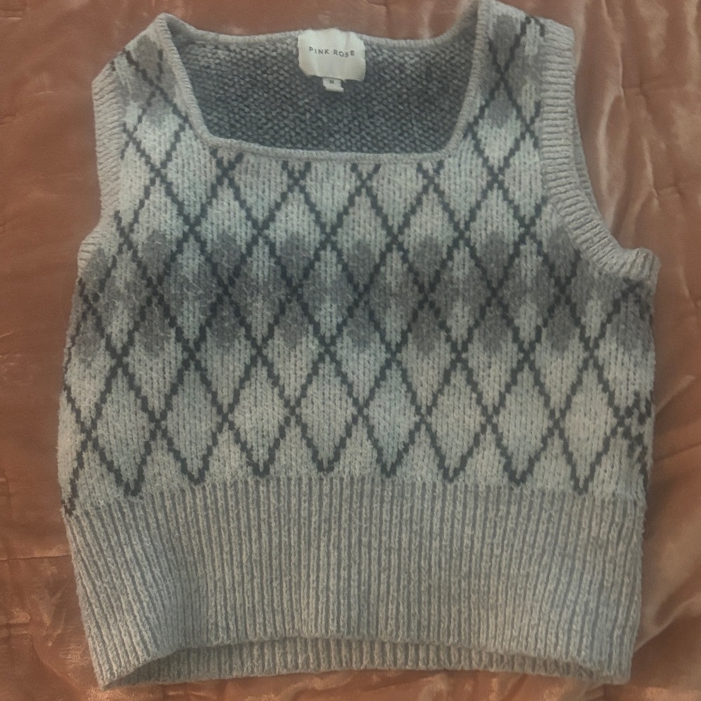 Pink Rose Gray, Black, and Blue Diamond Knit Sweater Vest